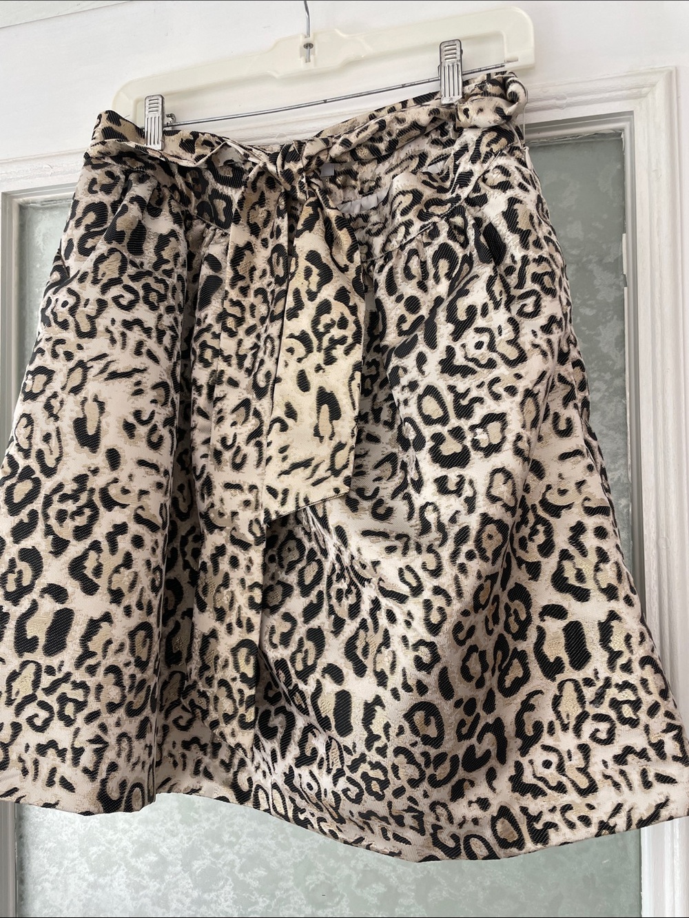 crown & ivy Beige and Black Leopard Tie-Waist Skater Skirt